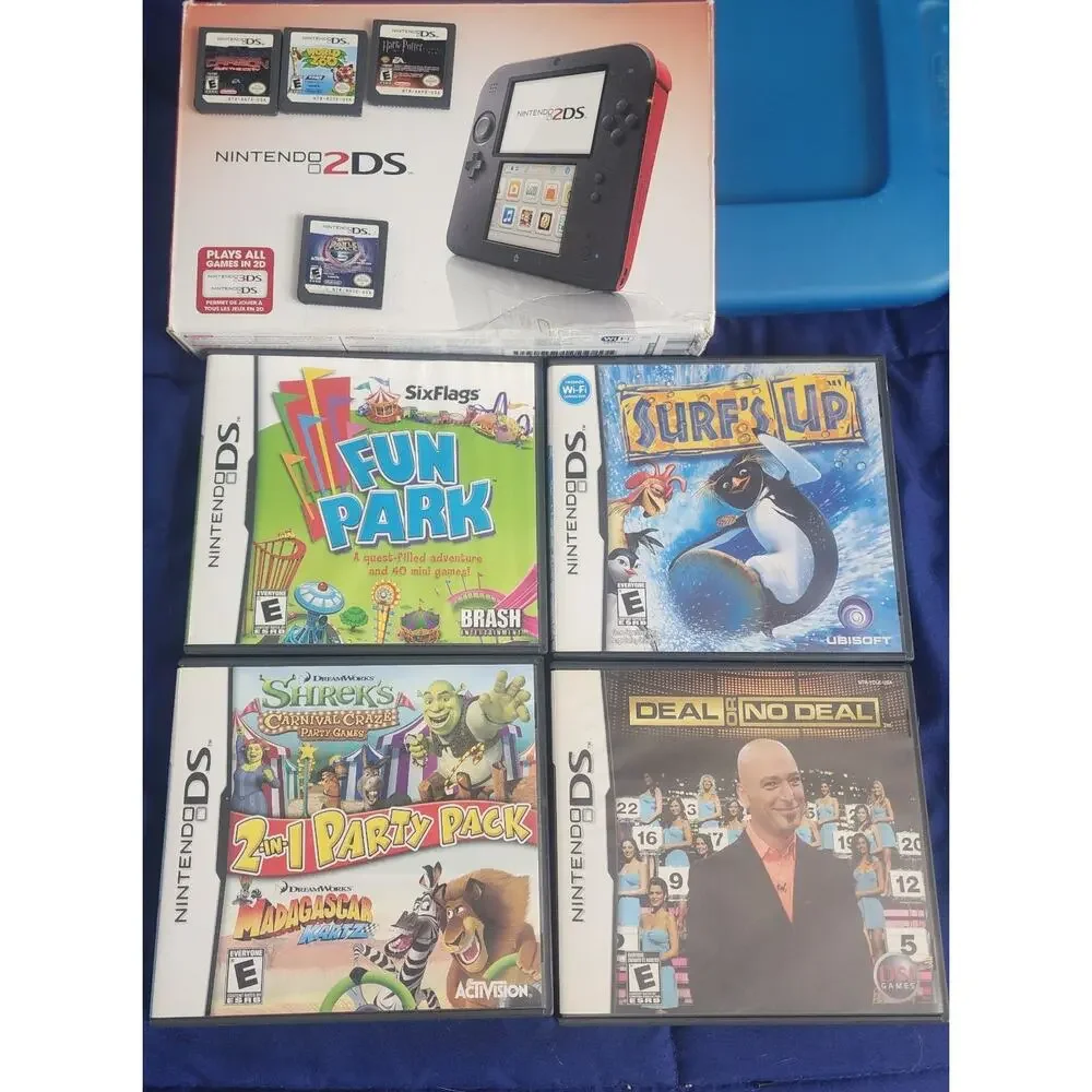 2DS Console with [8] 2DS games, Box, and Plastic Case, Everything Works